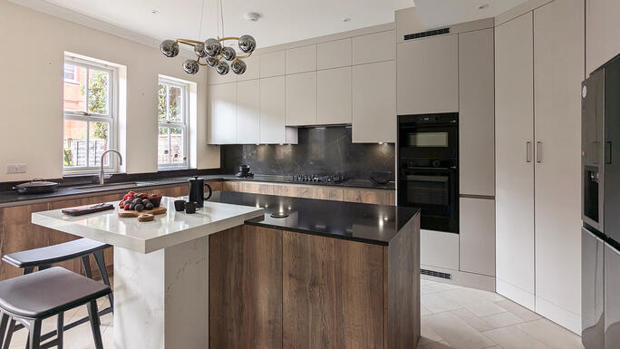 Kitchen ideas - Veneer and matt cabinets
