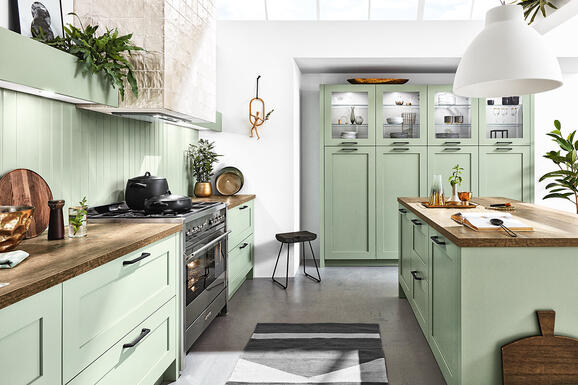 Green Kitchen Inspiration: Pastel Green Shaker 