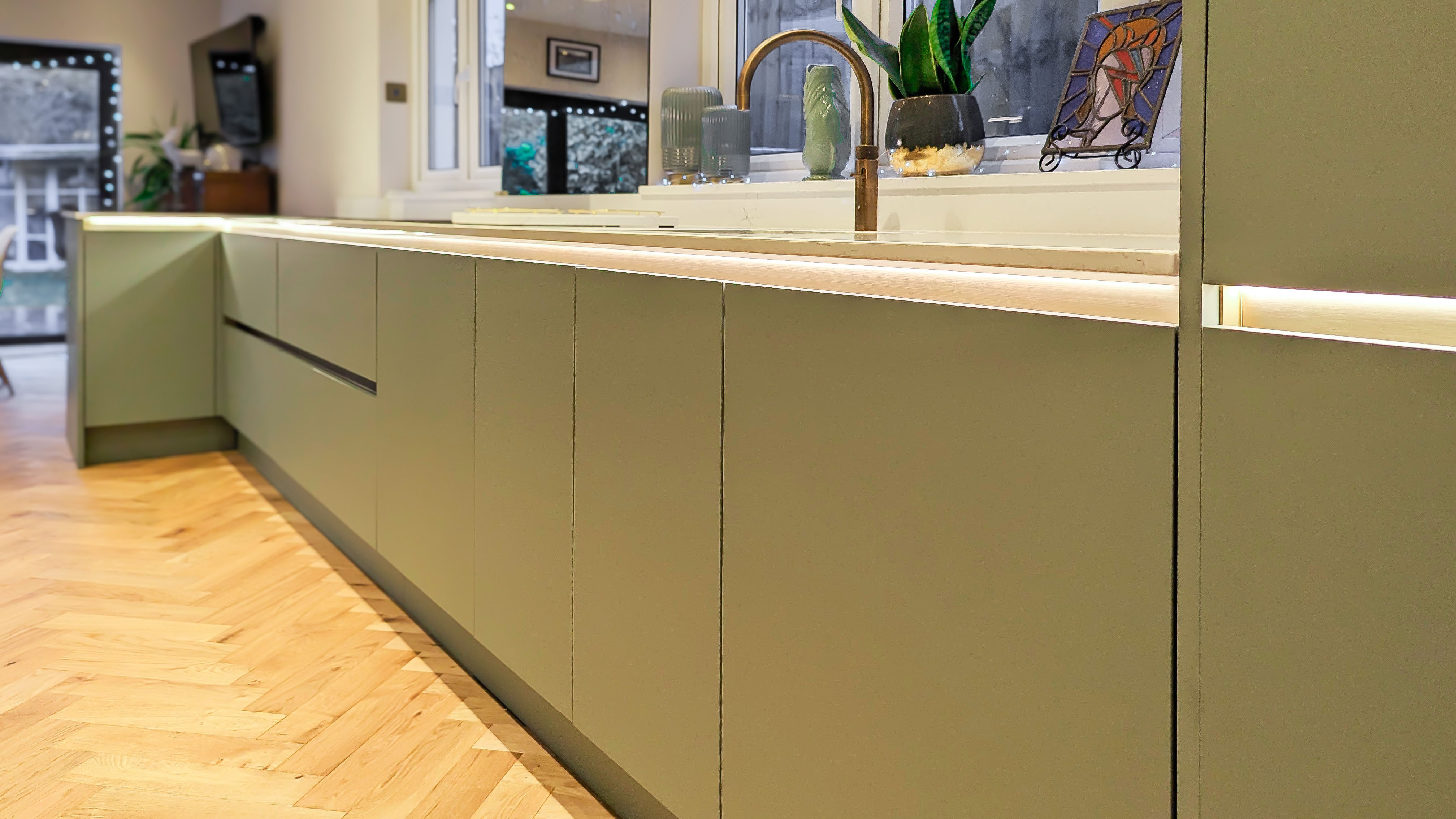 Supermatt Reed Green kitchen in Chingford